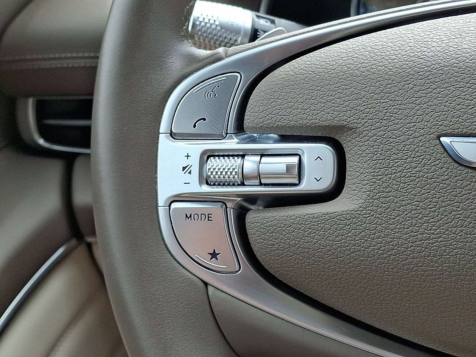 Certified 2024 Genesis GV80 2.5T AWD/4WD image 22