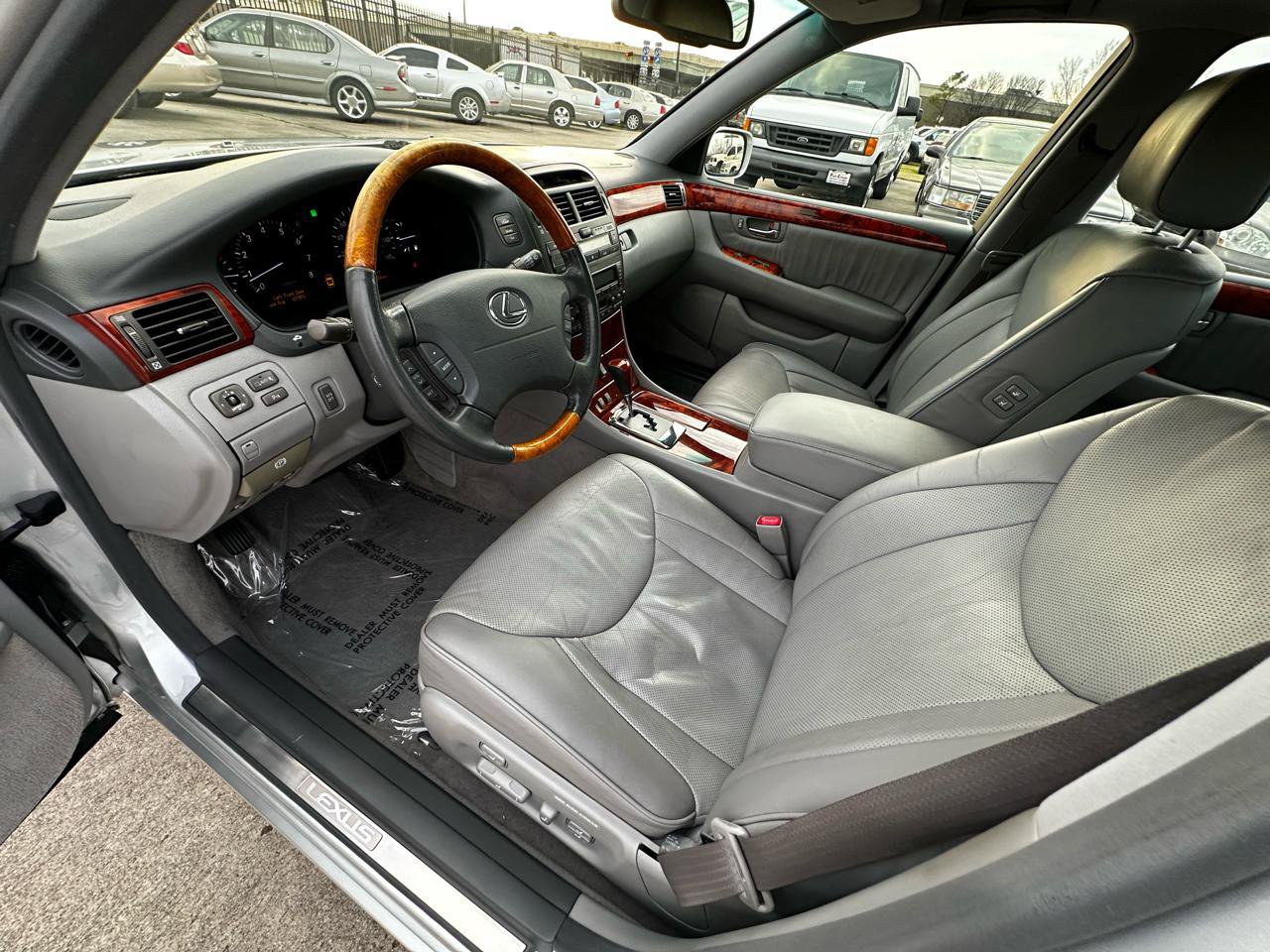 Used 2004 Lexus LS 430 w/ Premium Pkg RWD image 28
