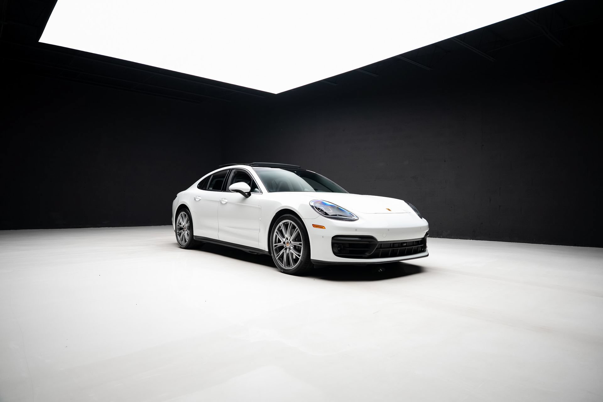 Used 2023 Porsche Panamera 4 AWD/4WD image 90