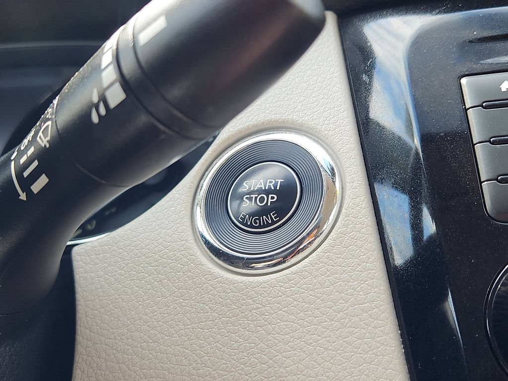 Used 2019 Nissan Rogue Sport SV AWD/4WD image 19