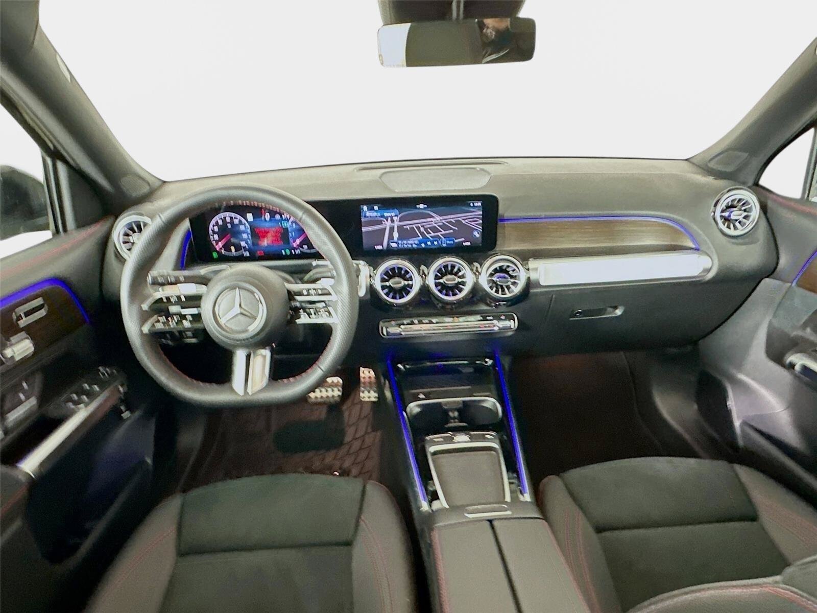 Used 2026 Mercedes-Benz GLB 250 4MATIC image 28