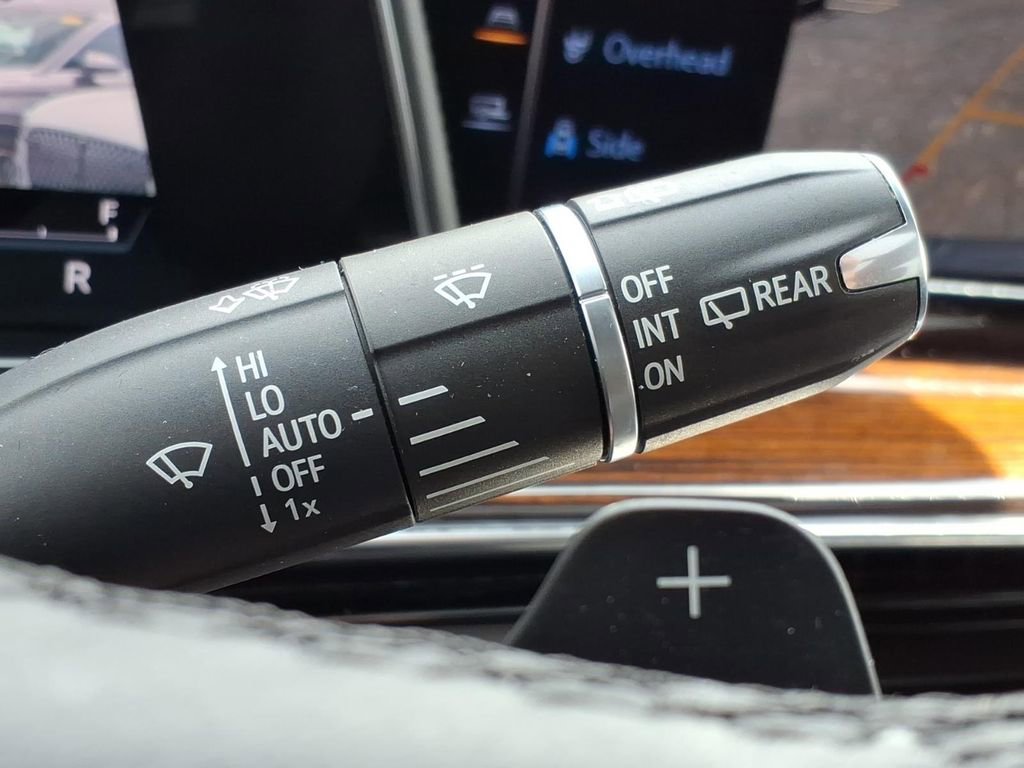 Used 2021 Cadillac Escalade Premium Luxury w/ LPO, Illumination Package AWD/4WD image 32