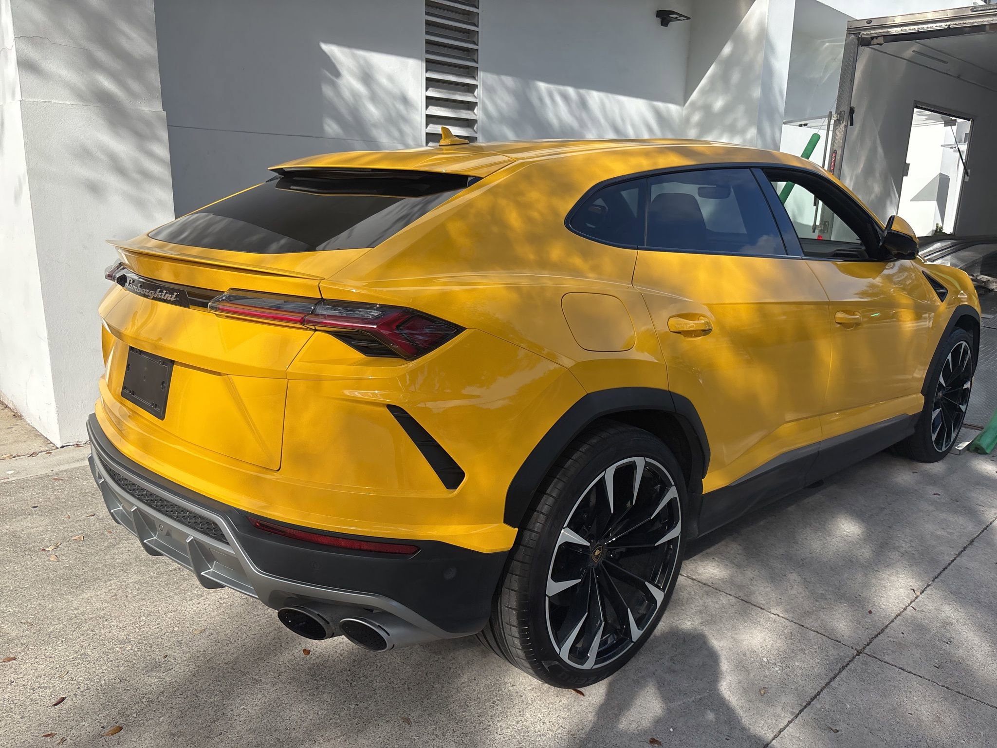 Used 2021 Lamborghini Urus image 9