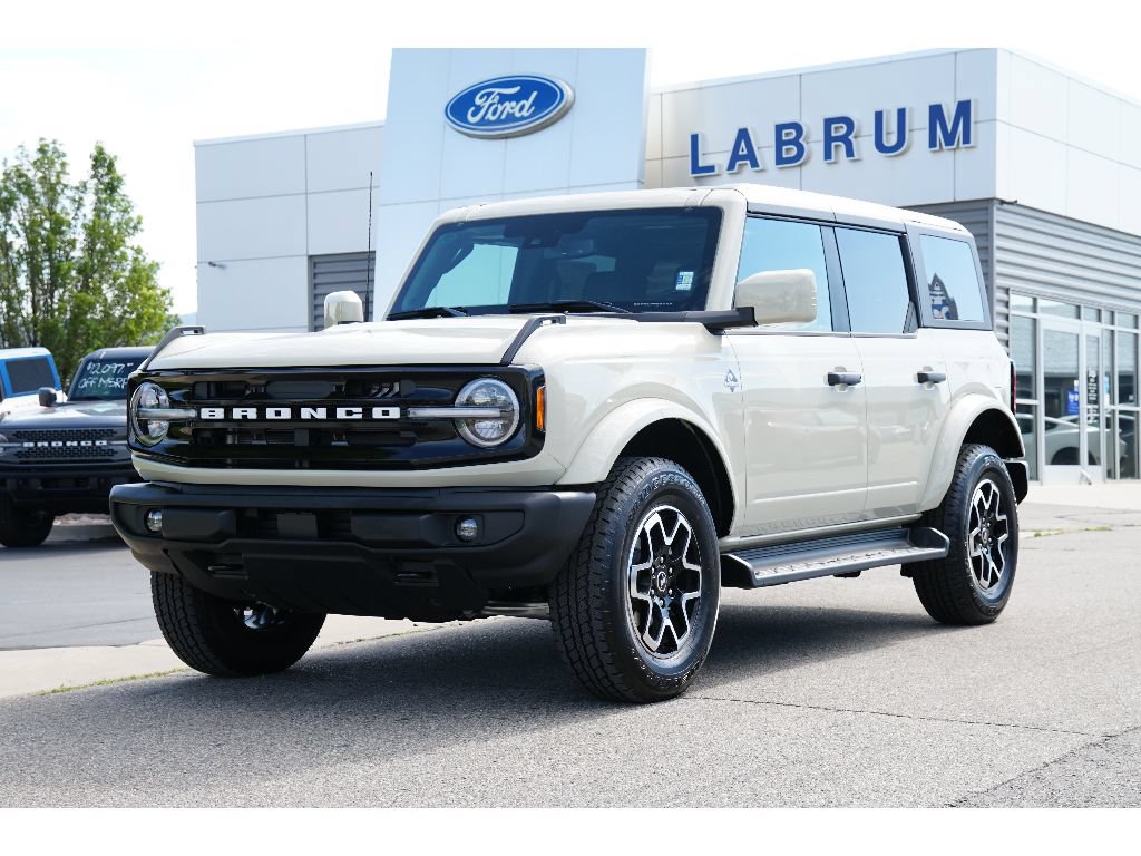New 2026 Ford Bronco Outer Banks AWD/4WD image 1