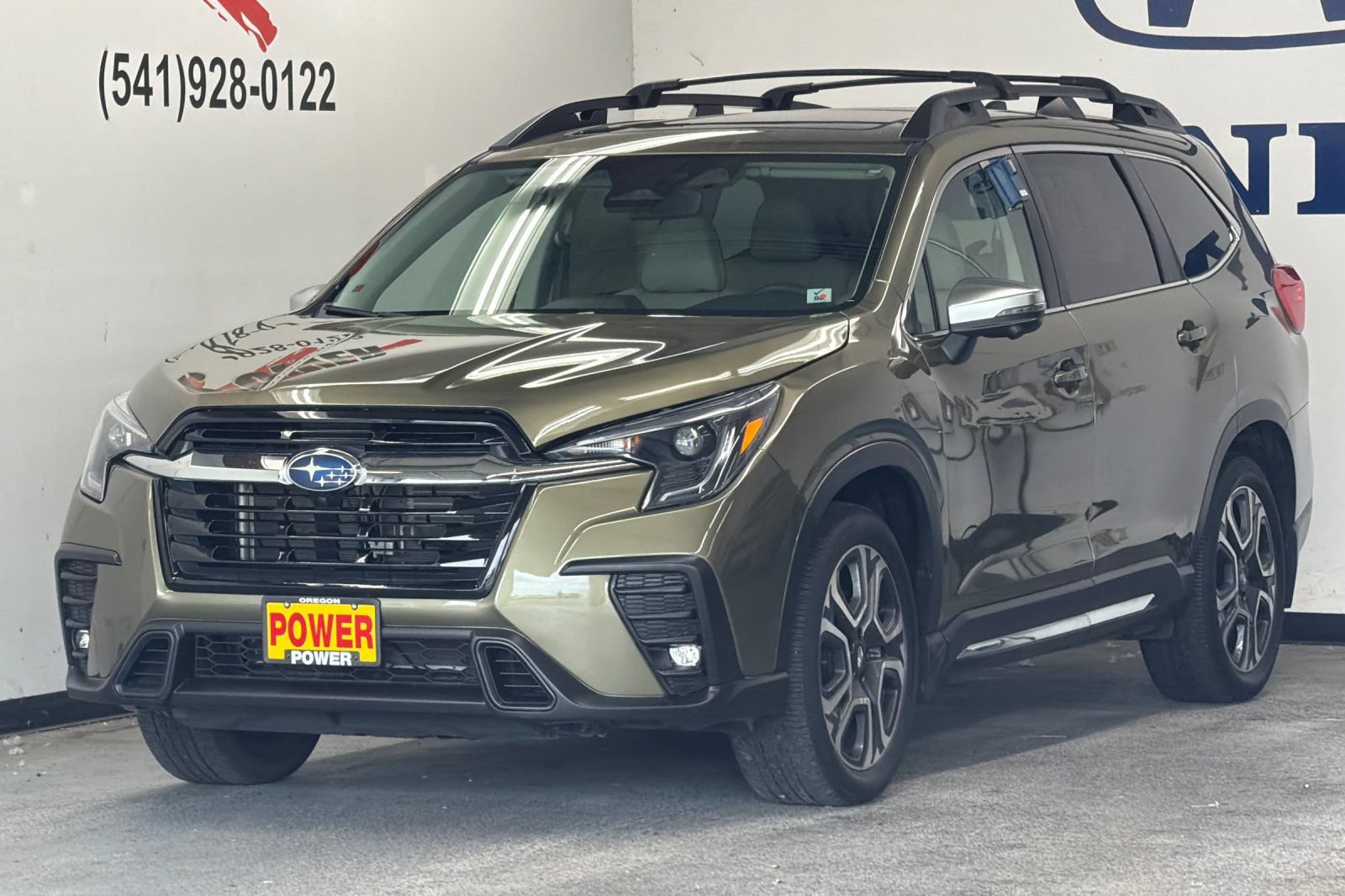 Used 2023 Subaru Ascent Limited w/ Technology Package AWD/4WD image 8