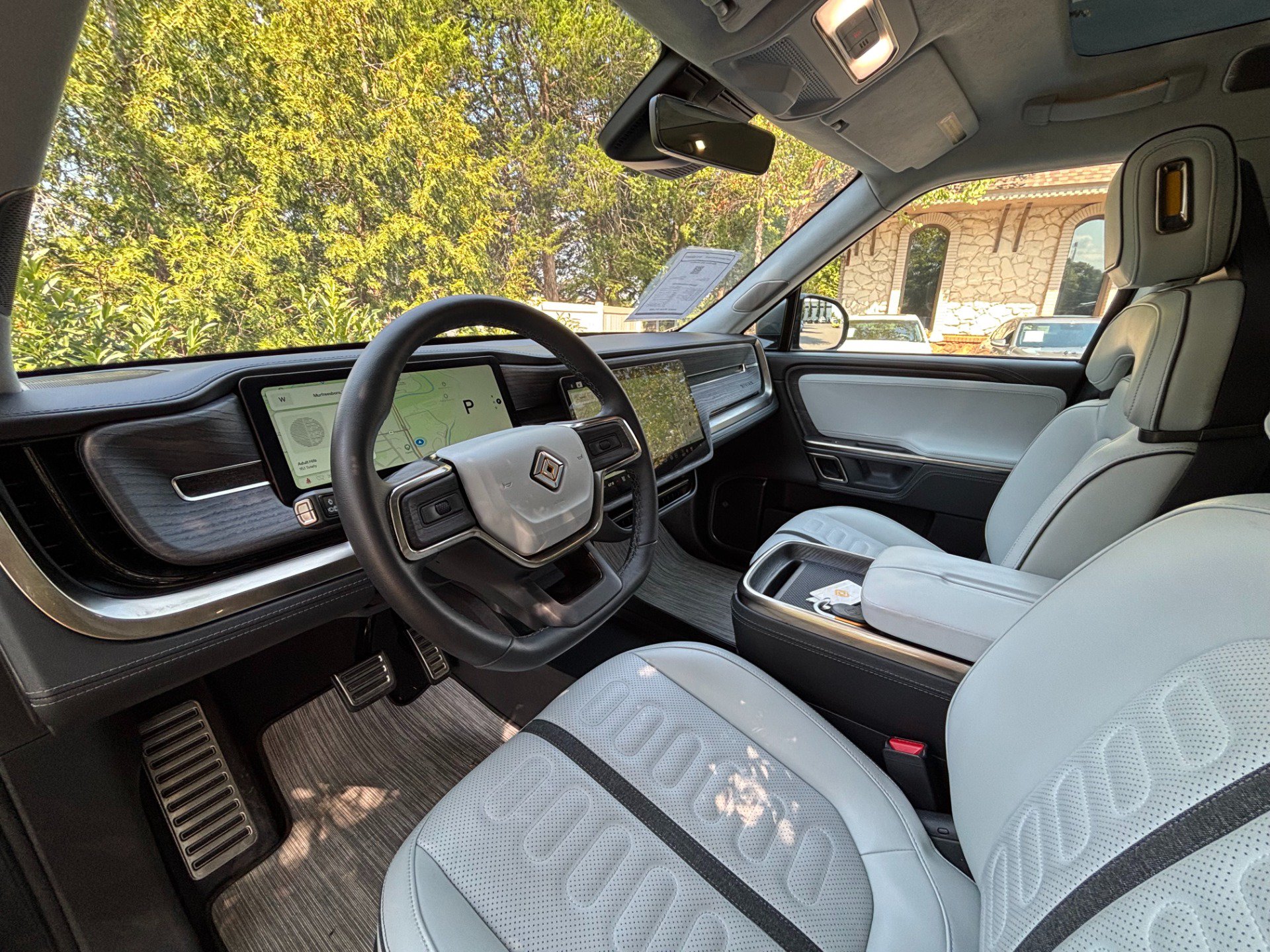 Used 2024 Rivian R1S Adventure Dual AWD/4WD image 10