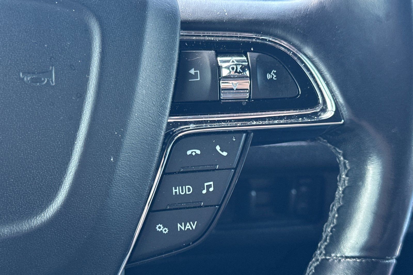 Used 2019 Lincoln Navigator L Reserve image 36