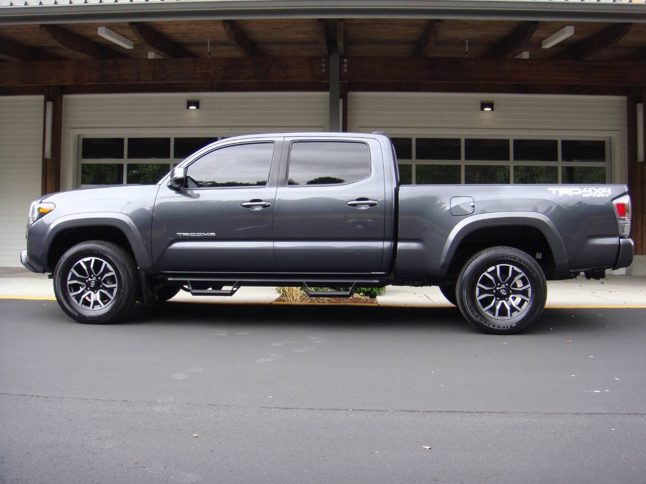 Used 2023 Toyota Tacoma TRD Sport AWD/4WD image 1