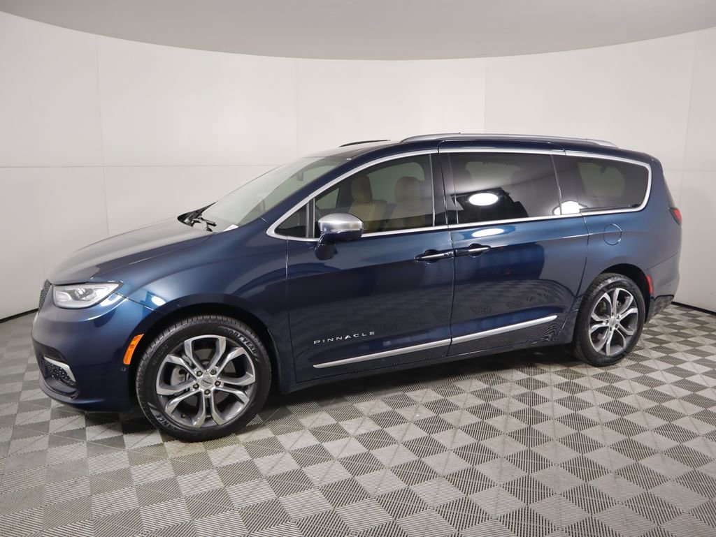 Used 2022 Chrysler Pacifica Pinnacle image 8