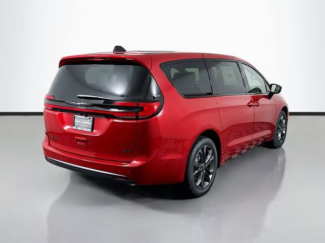 New 2026 Chrysler Pacifica Select AWD/4WD image 7
