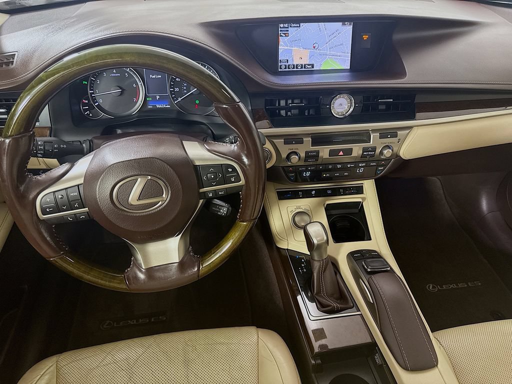 Used 2016 Lexus ES 350 w/ Luxury Package w/Wood Trim FWD image 21