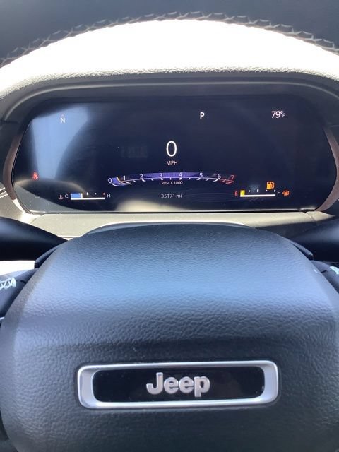 Certified 2023 Jeep Grand Cherokee Laredo AWD/4WD image 12