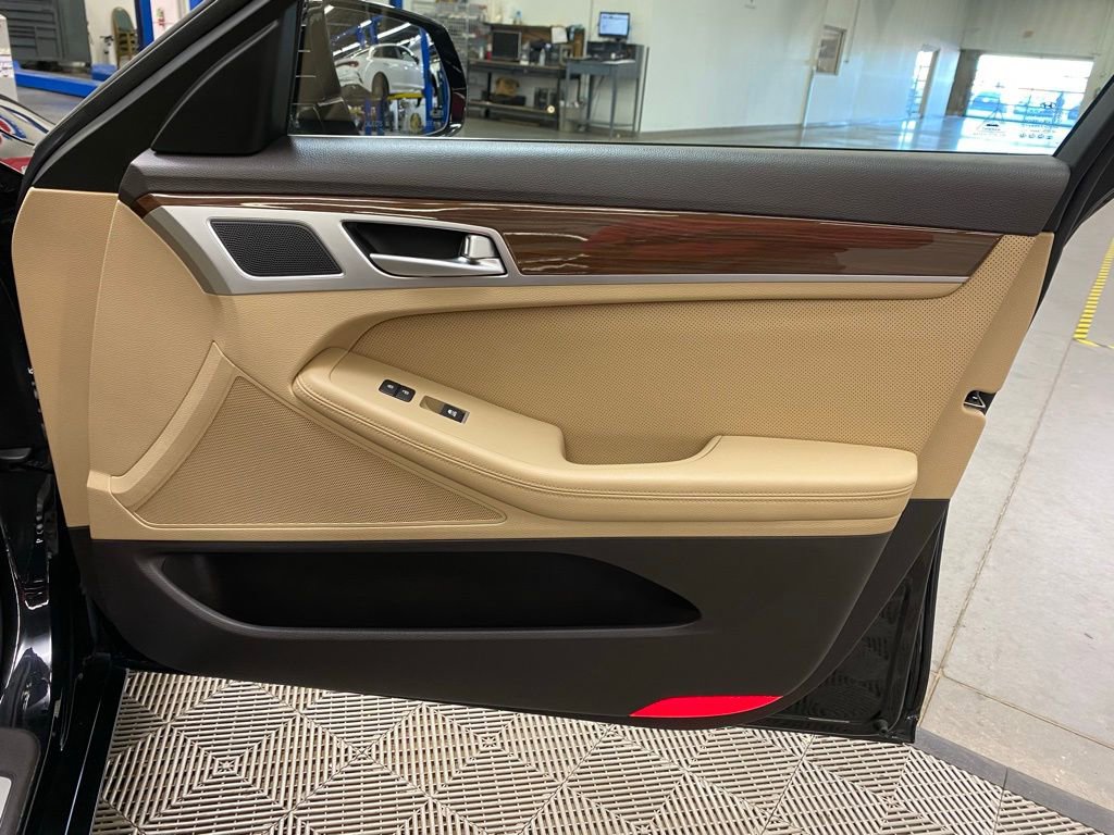 Used 2016 Hyundai Genesis 3.8 image 14