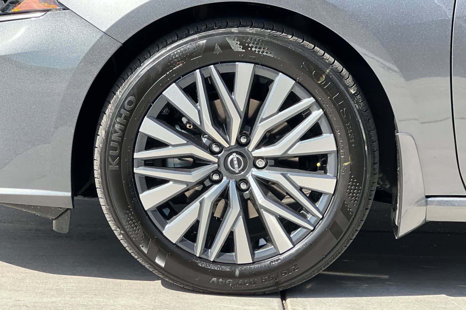 New 2026 Nissan Altima 2.5 SV FWD image 32