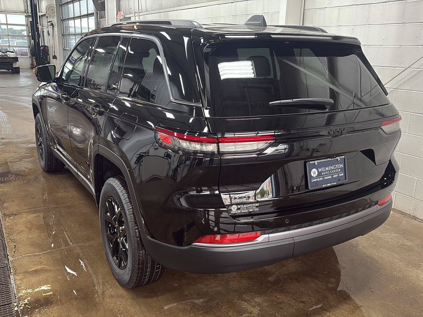 New 2026 Jeep Grand Cherokee Altitude AWD/4WD image 42