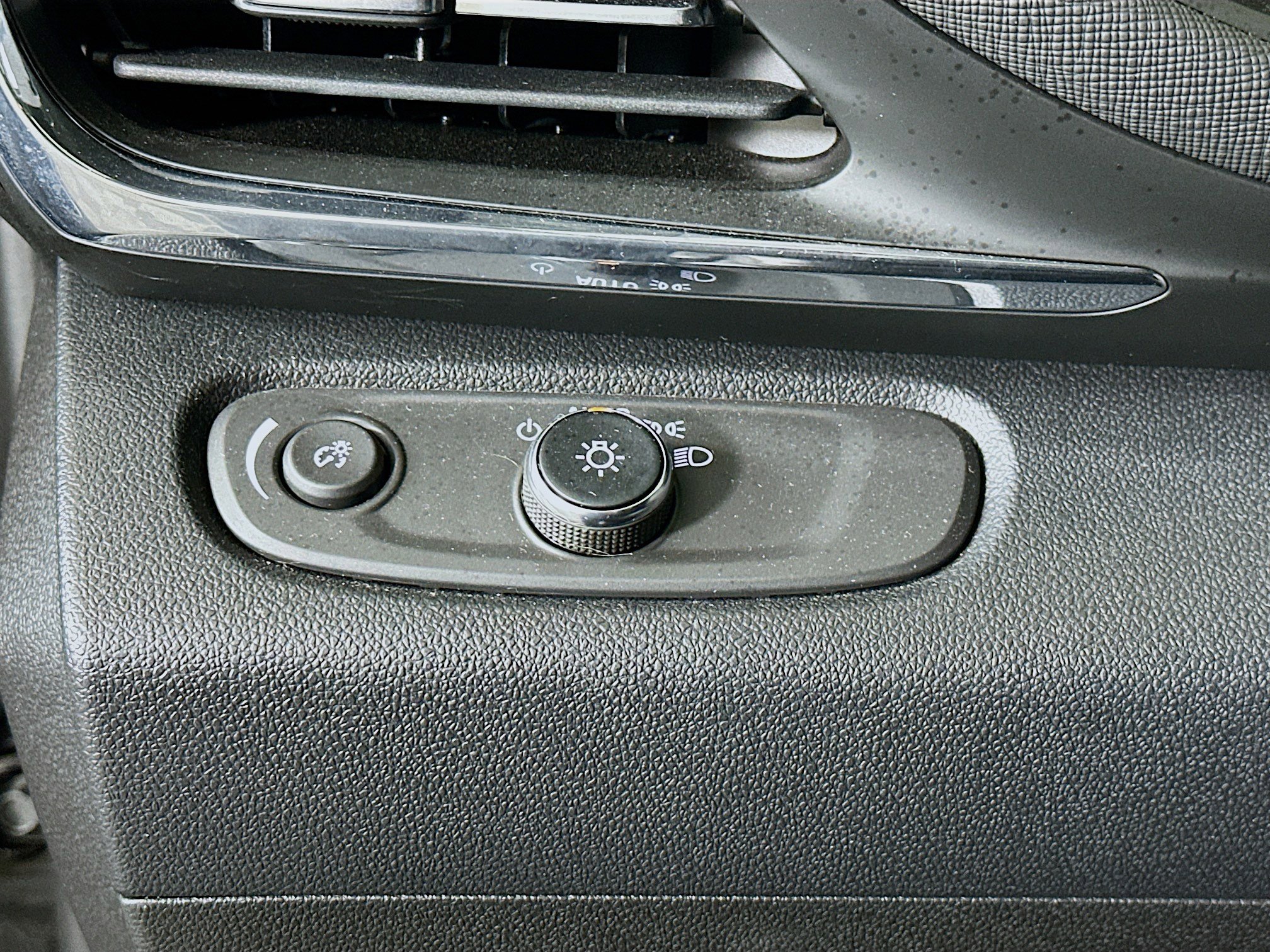 Used 2025 Buick Envista Preferred FWD image 16