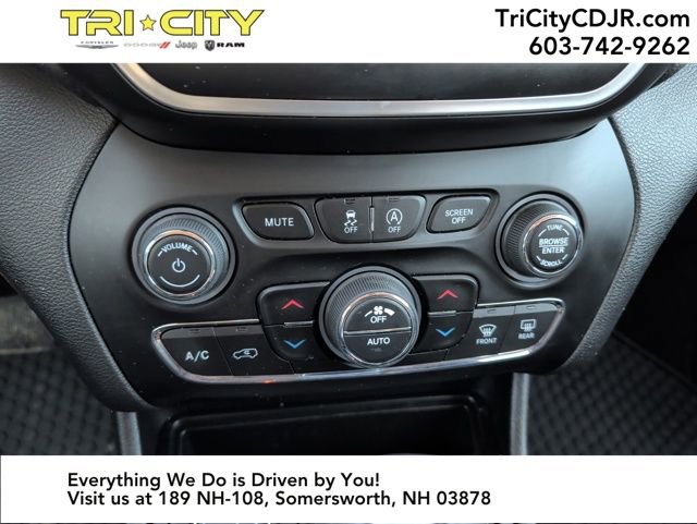 Used 2019 Jeep Cherokee Latitude Plus w/ Comfort/Convenience Group image 26