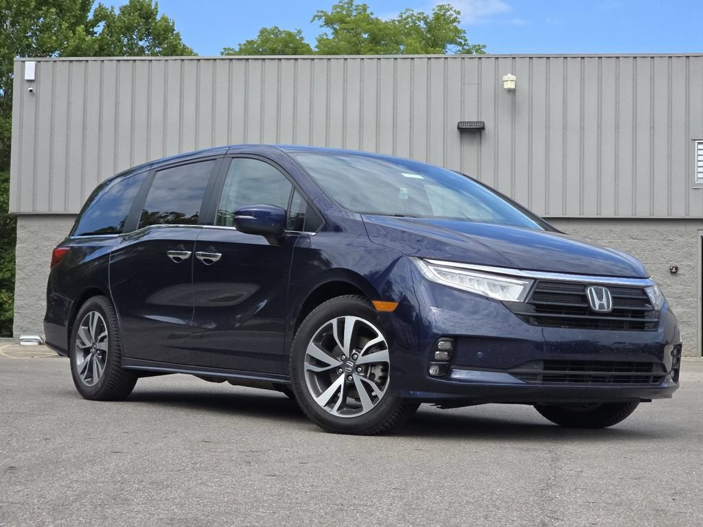 Used 2023 Honda Odyssey Touring image 2