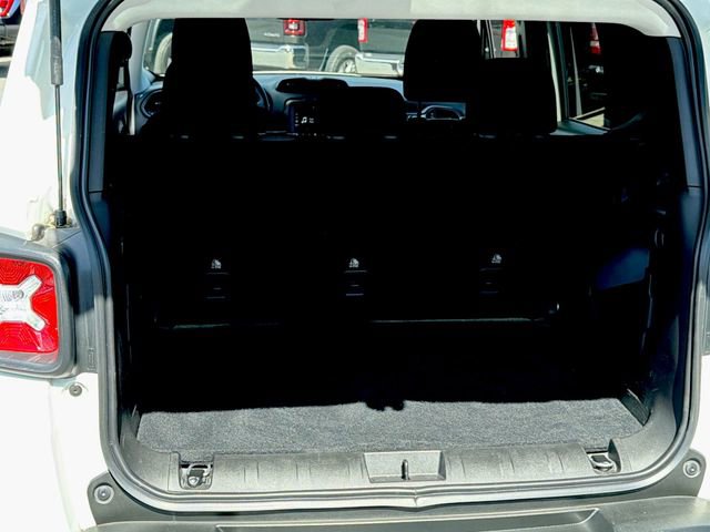 Used 2023 Jeep Renegade Latitude image 44