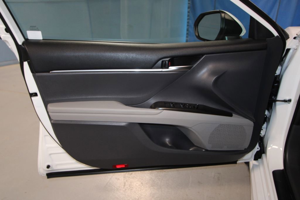 Used 2024 Toyota Camry SE FWD image 5