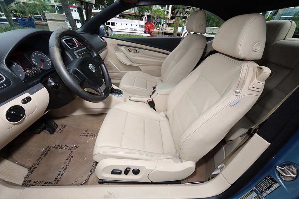 Used 2008 Volkswagen Eos 2.0T FWD image 7