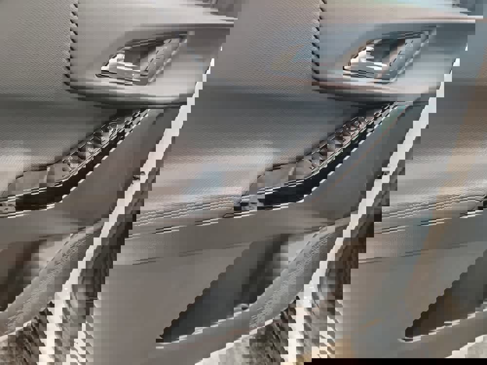 Used 2025 Chevrolet Equinox LT image 9