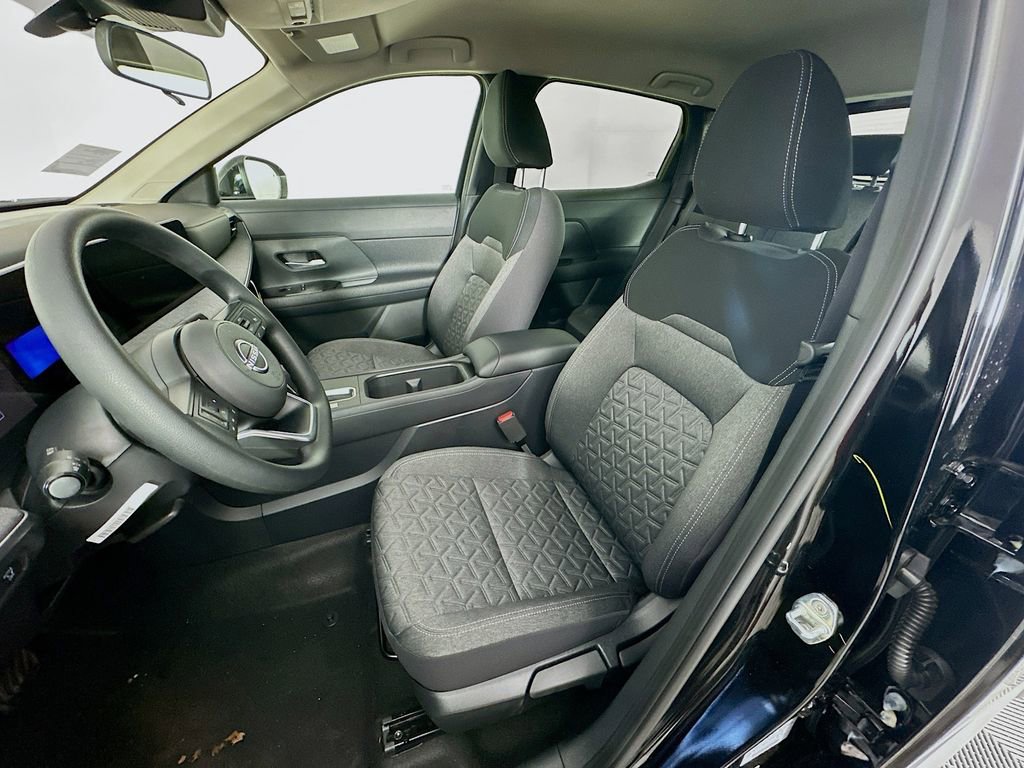 New 2026 Nissan Kicks SV w/ Charging Package FWD image 28