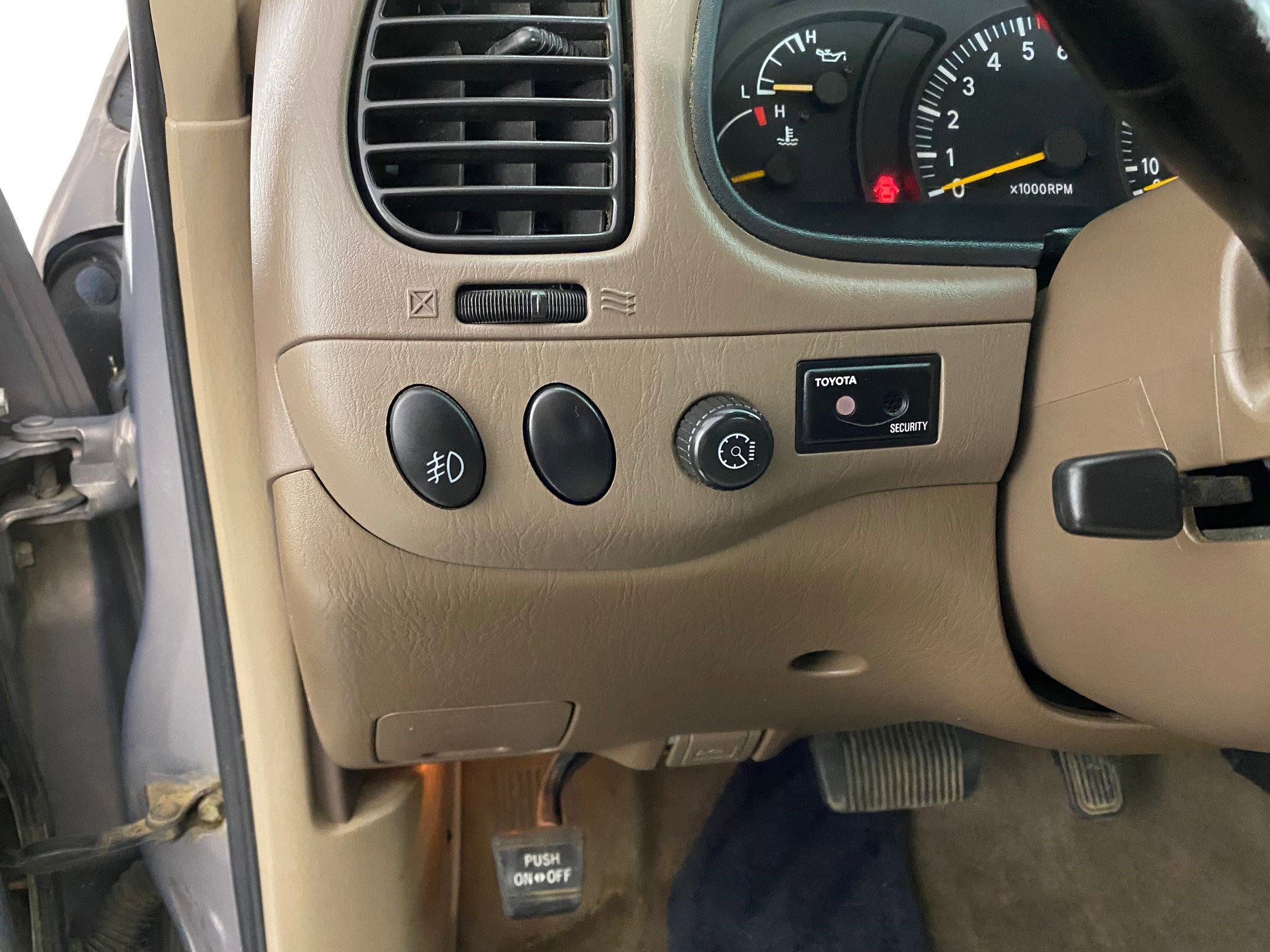 Used 2002 Toyota Tundra Limited image 22