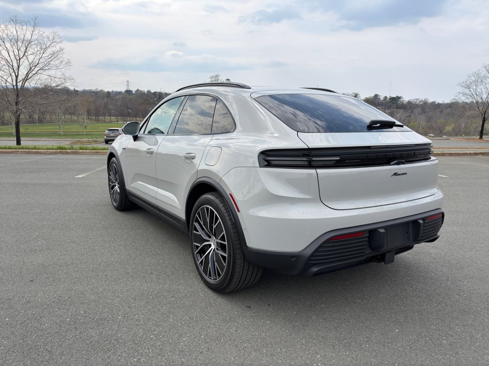 New 2026 Porsche Macan Electric RWD image 3