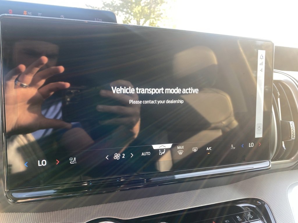 New 2025 Ford Expedition Active image 20