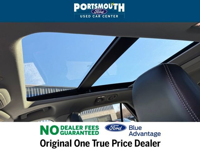 Used 2022 Ford Explorer XLT w/ Equipment Group 202A image 10