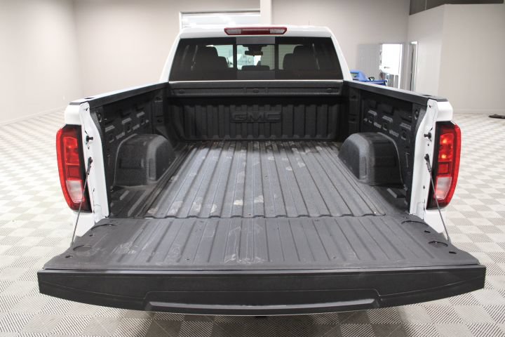New 2026 GMC Sierra 1500 SLE w/ X31 Off-Road Package AWD/4WD image 13