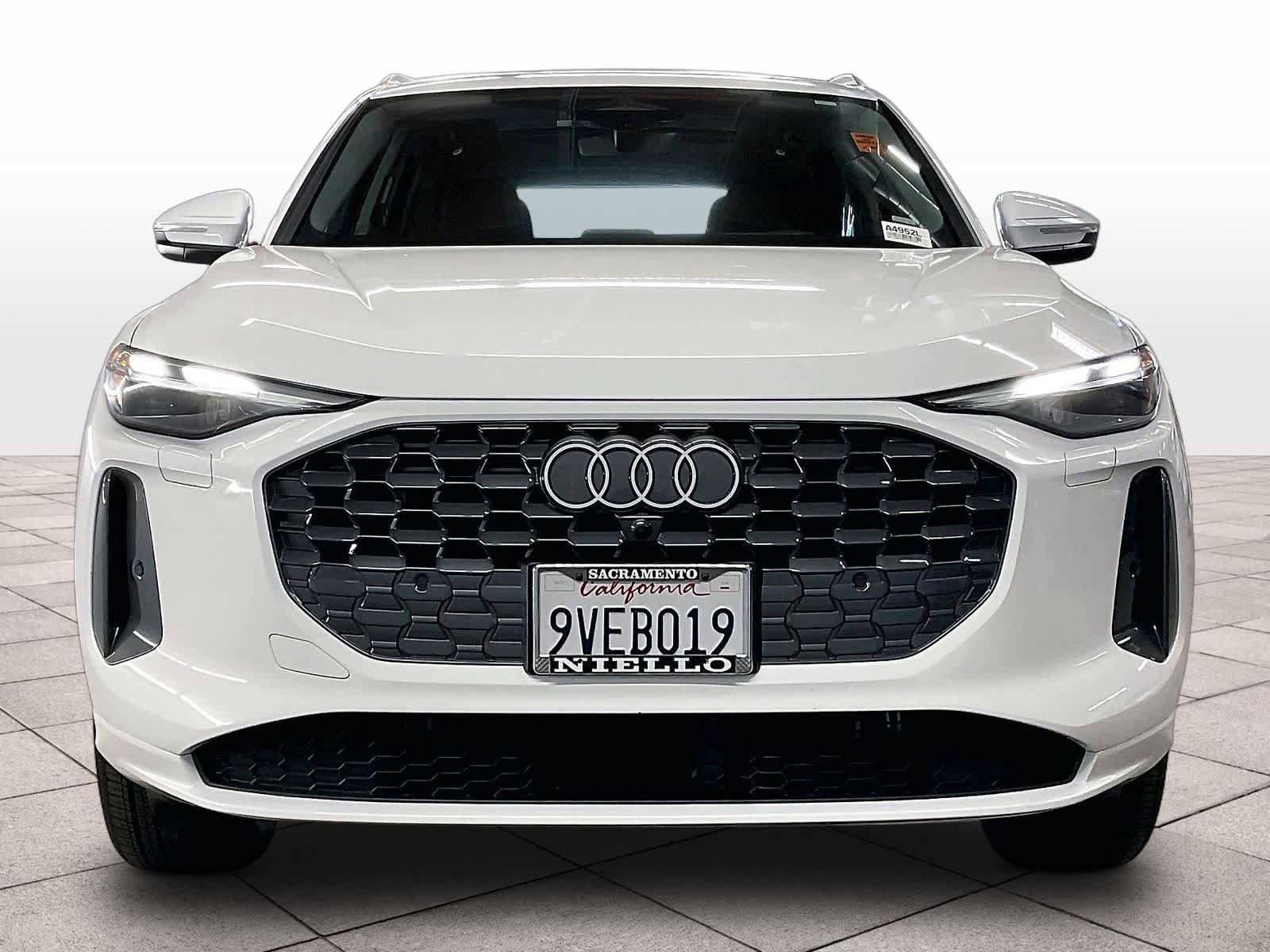 Certified 2025 Audi Q5 Premium AWD/4WD image 3