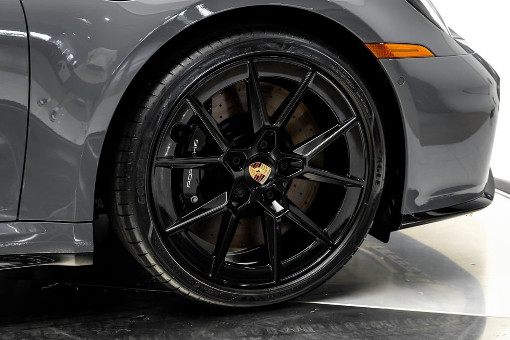 Used 2025 Porsche 911 Carrera S RWD image 39