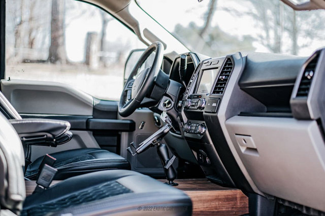 Used 2022 Ford F550 4x4 Crew Cab Super Duty w/ Power Equipment Group image 21