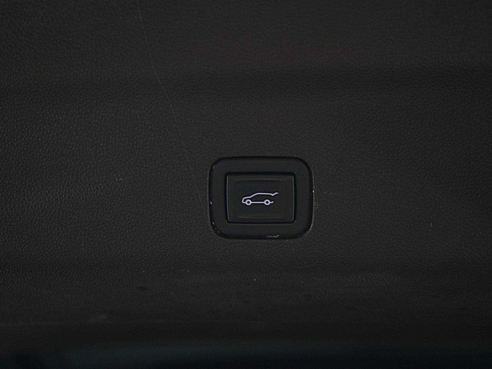 Used 2023 GMC Yukon XL Denali image 19