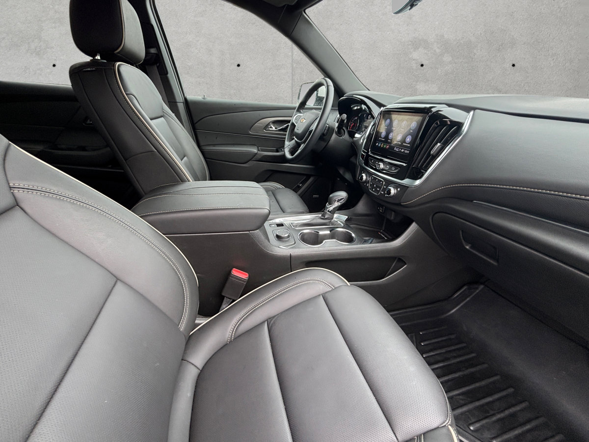 Used 2023 Chevrolet Traverse Premier image 27
