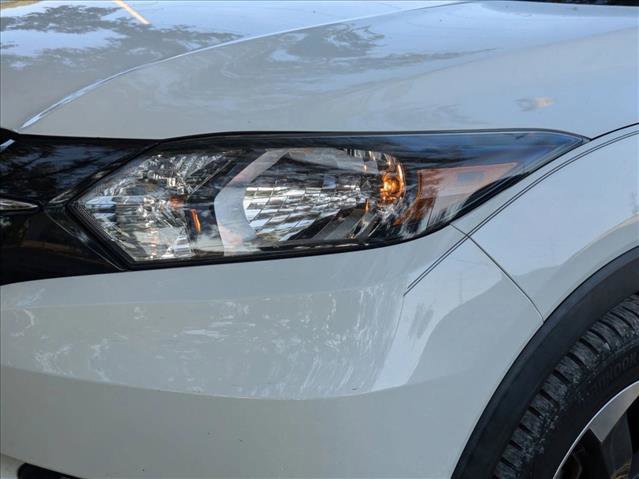 Used 2018 Honda HR-V EX-L image 3