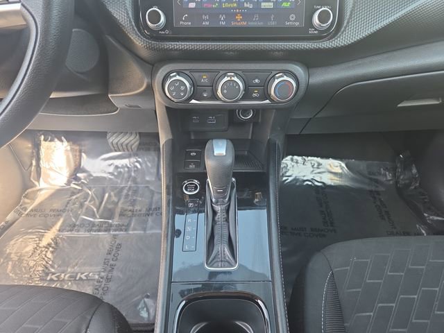 Used 2024 Nissan Kicks SV FWD image 11
