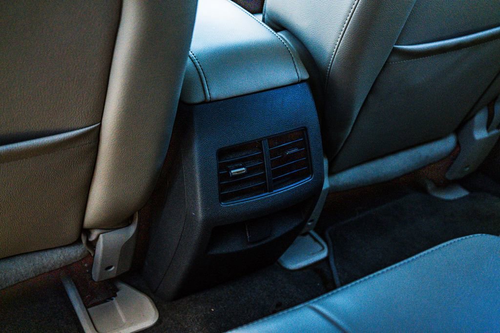 Used 2013 Ford Edge SEL FWD image 36