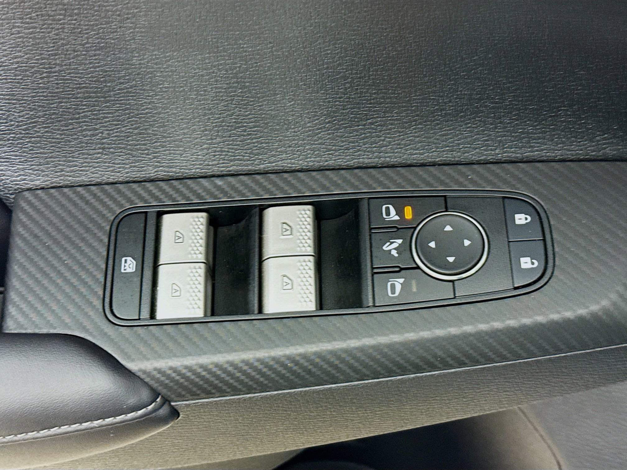 Used 2024 Mitsubishi Outlander SE Black Edition FWD image 21