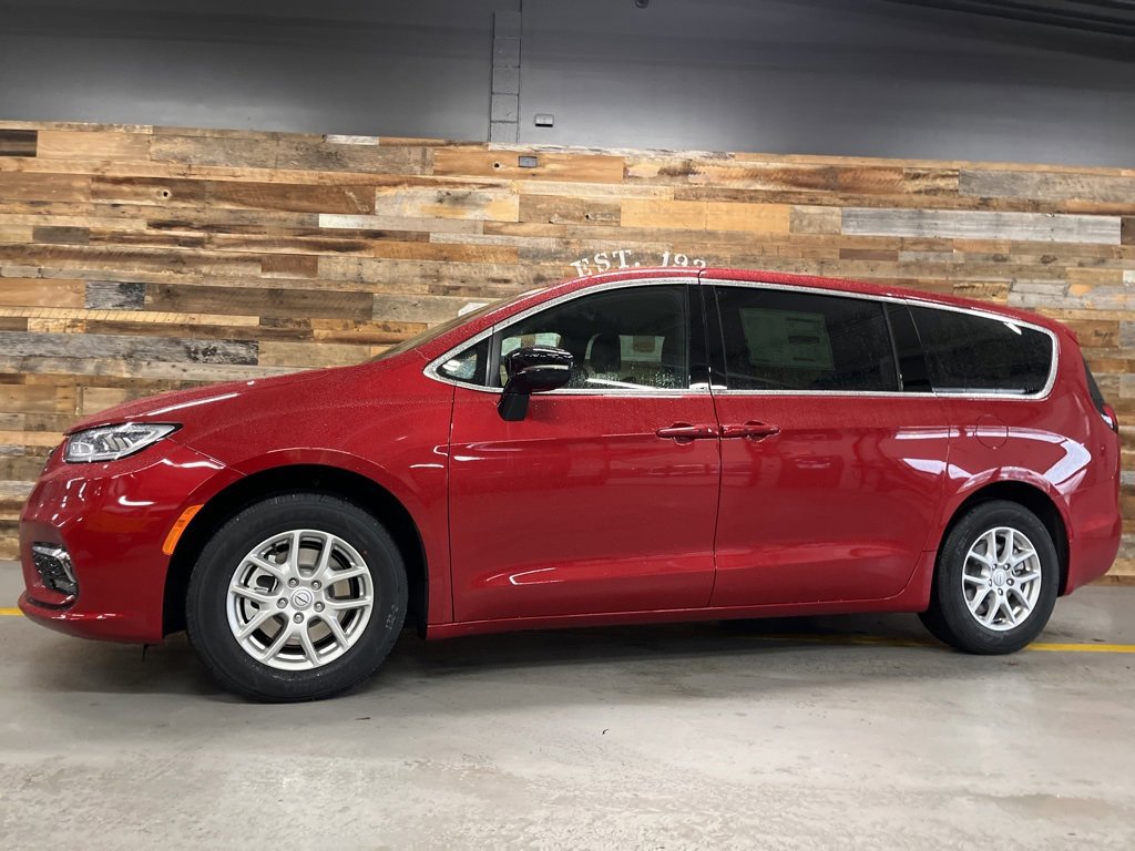 New 2026 Chrysler Pacifica Select image 51