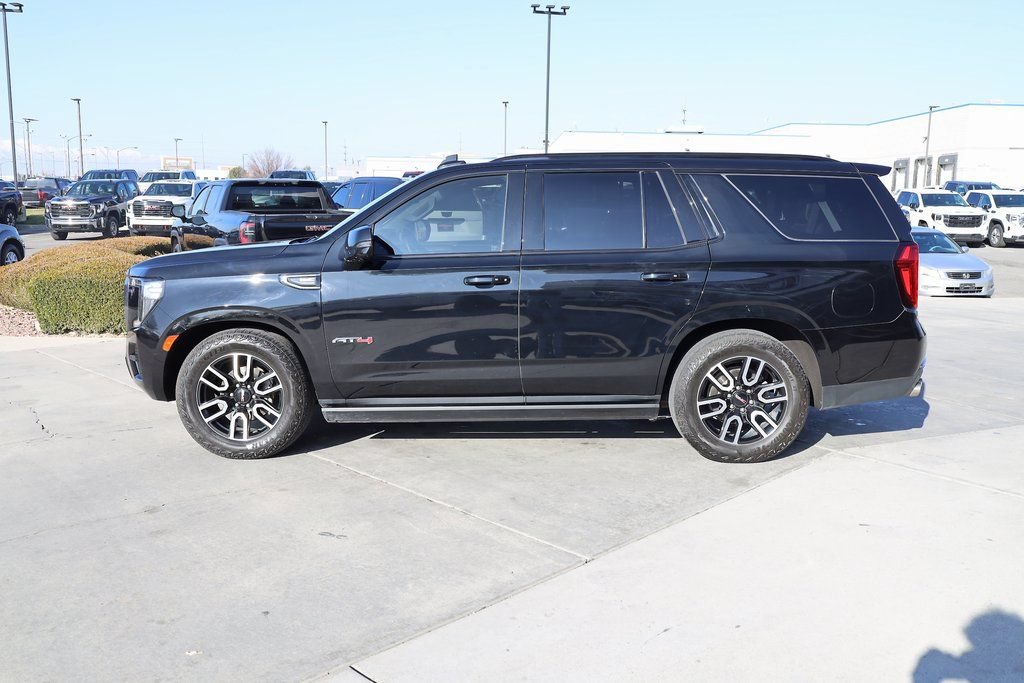 Used 2023 GMC Yukon AT4 w/ AT4 Premium Plus Package AWD/4WD image 3