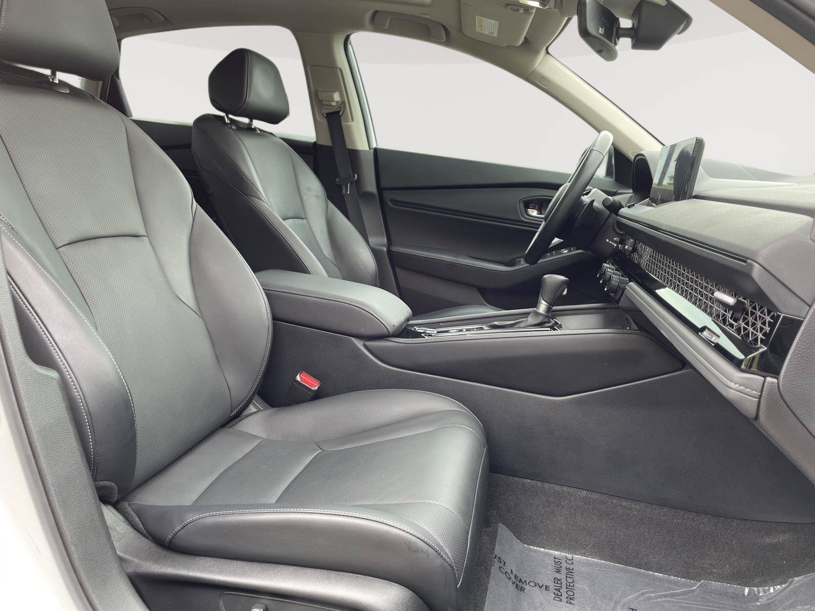 Used 2023 Honda Accord Touring image 17