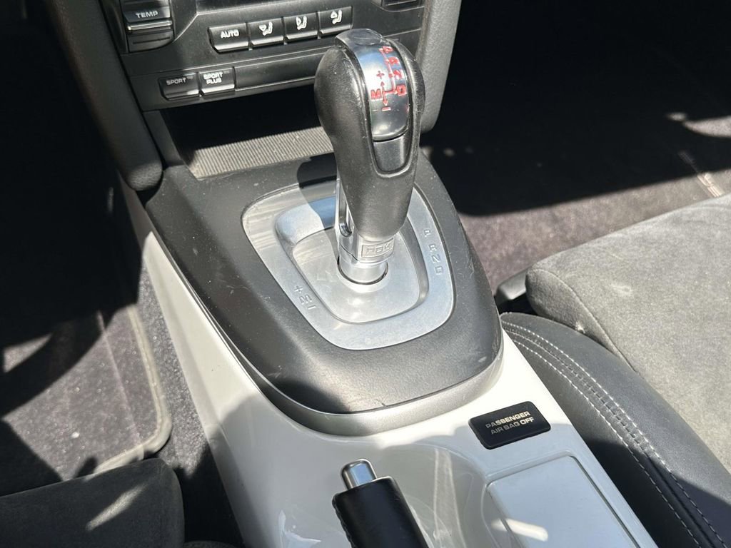 Used 2011 Porsche Boxster Spyder RWD image 24