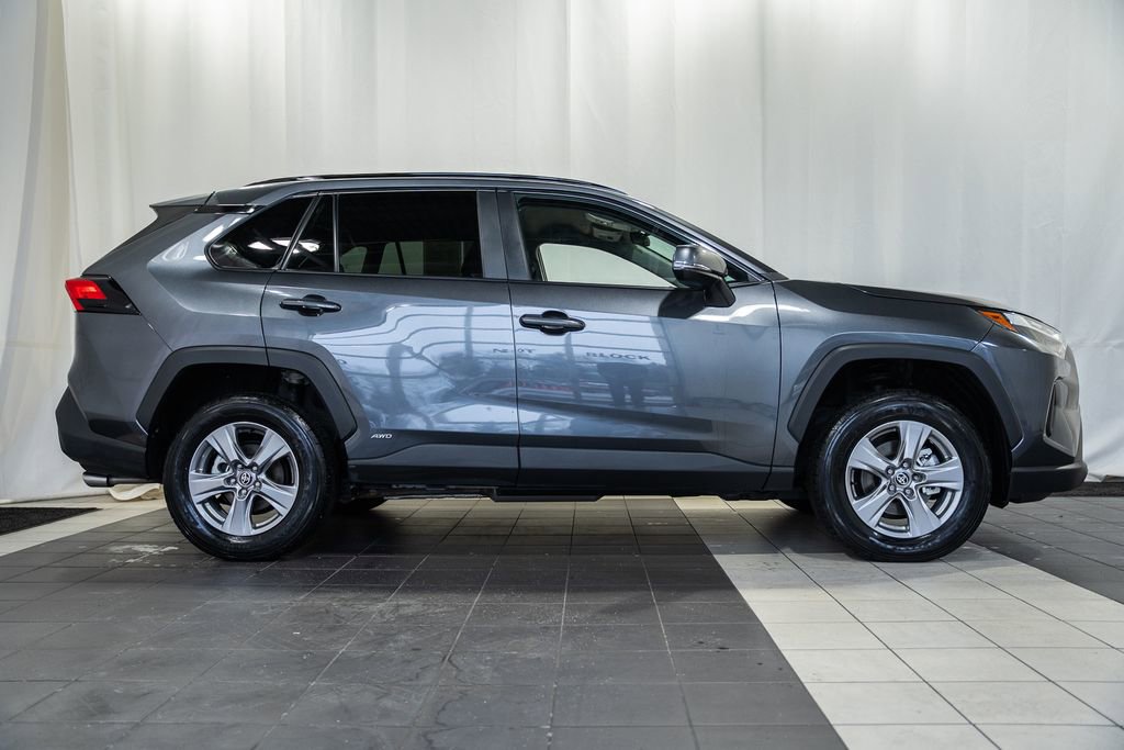 Used 2025 Toyota RAV4 XLE image 3
