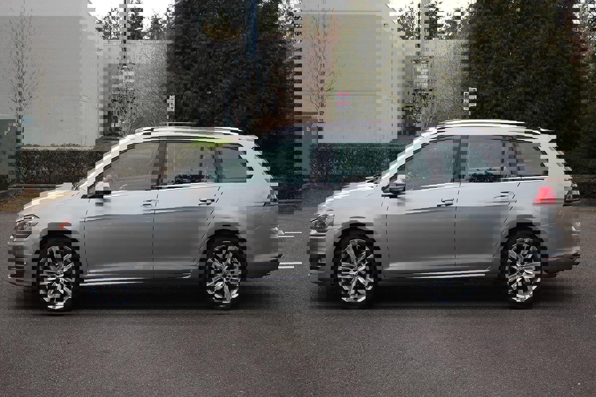 Used 2016 Volkswagen Golf SEL w/ Lighting Package (SEL) image 2