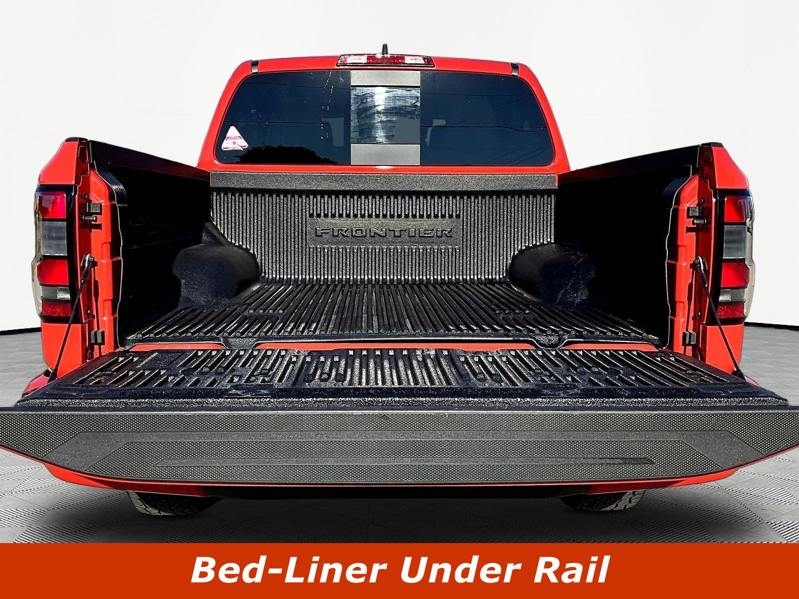 Certified 2025 Nissan Frontier PRO-4X w/ Interior Protection Package AWD/4WD image 7