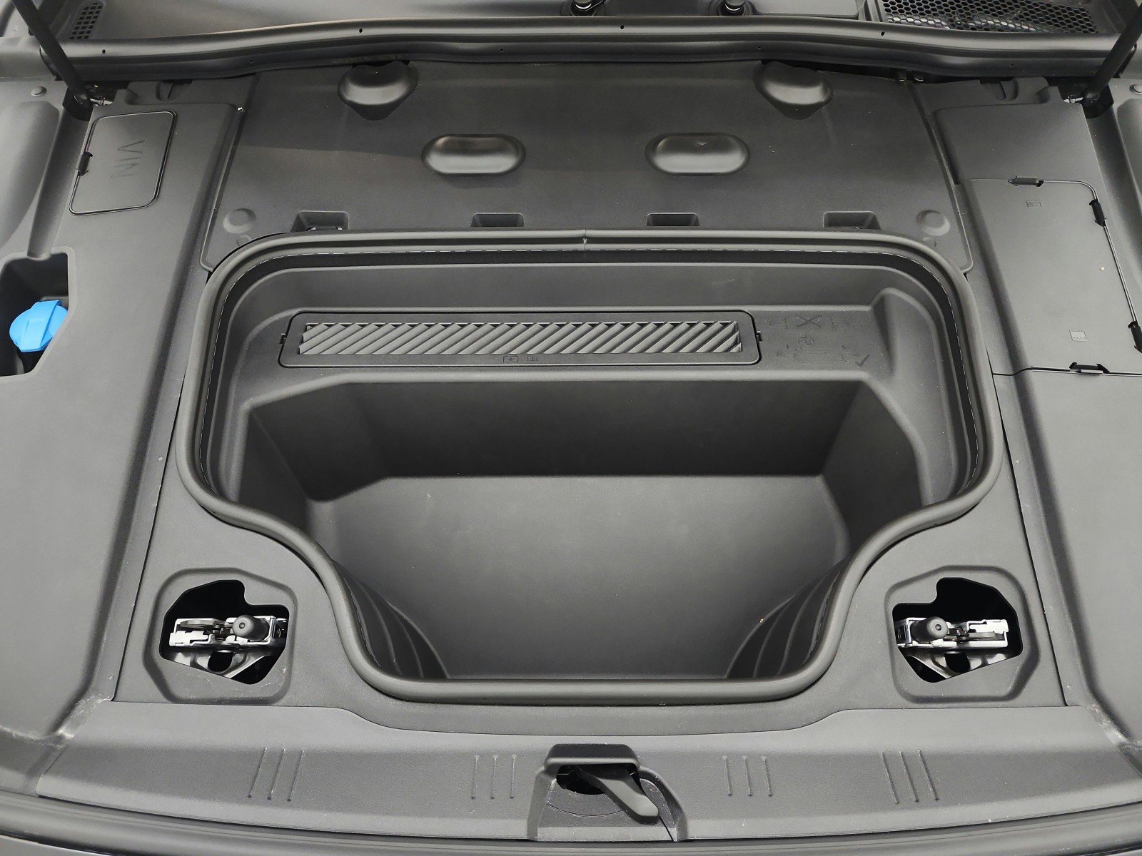 Used 2025 Audi A6 e-tron Premium Plus w/ Premium Plus image 16