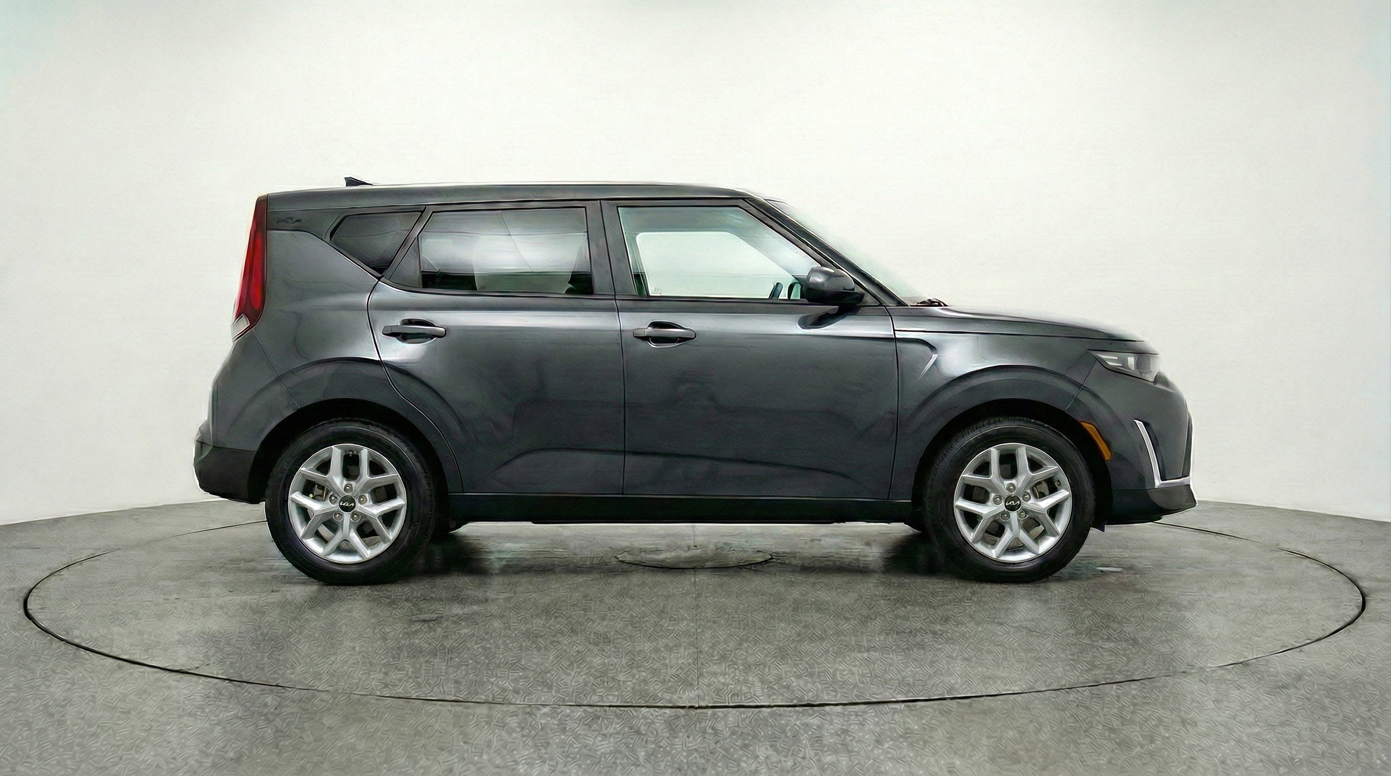 Used 2025 Kia Soul LX w/ LX Technology Package image 11